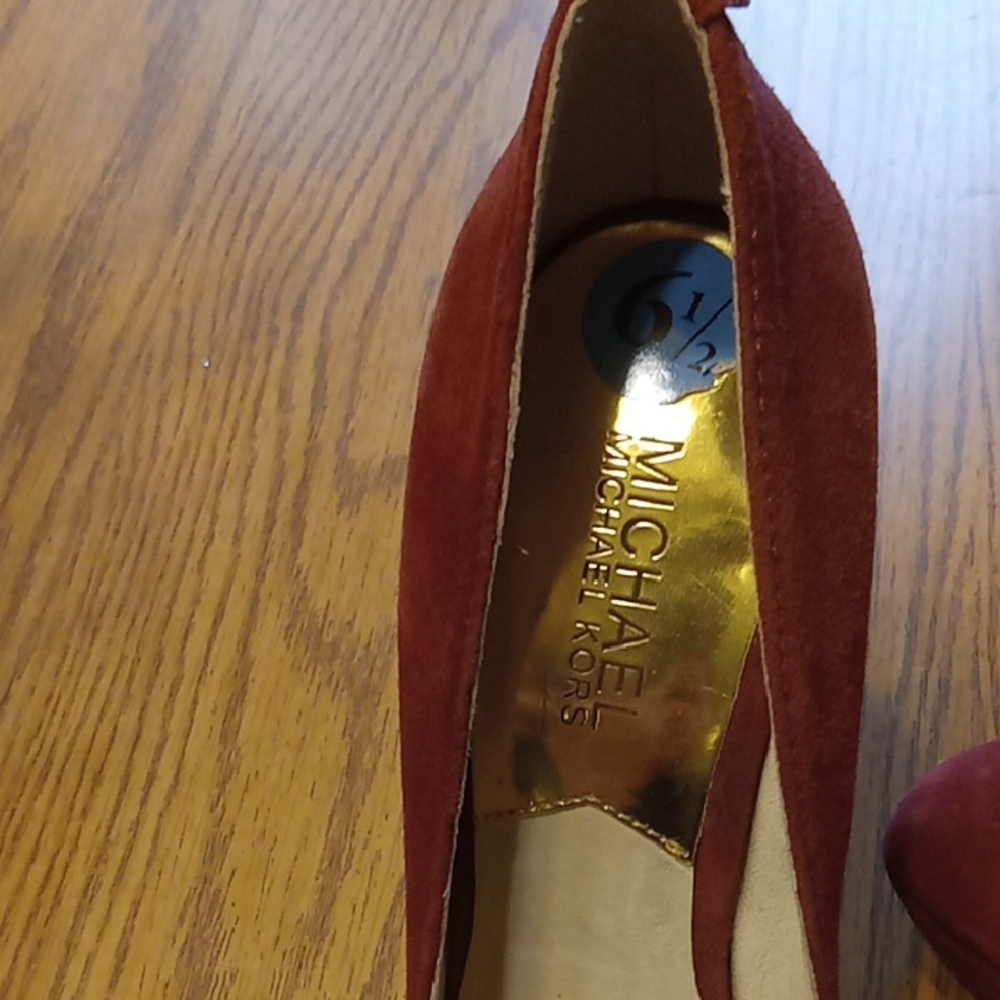 MICHAEL Michael Kors Burgundy Heels - Picture 2 of 10